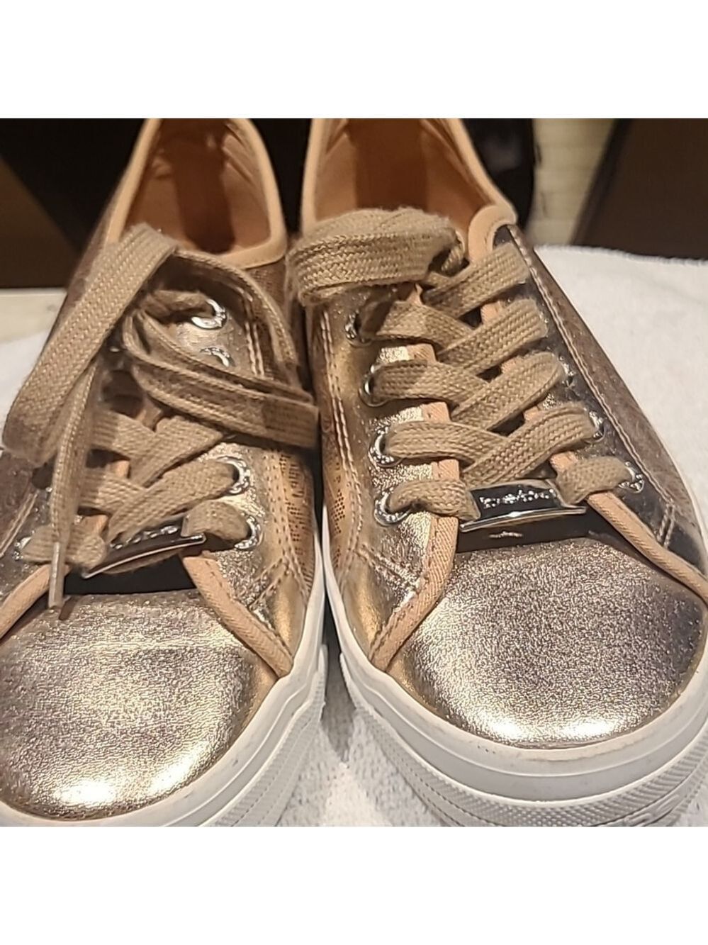 Bebe Dane-L low profile women's rose gold/mettalic sneakers sz. 7.5 (#1221)